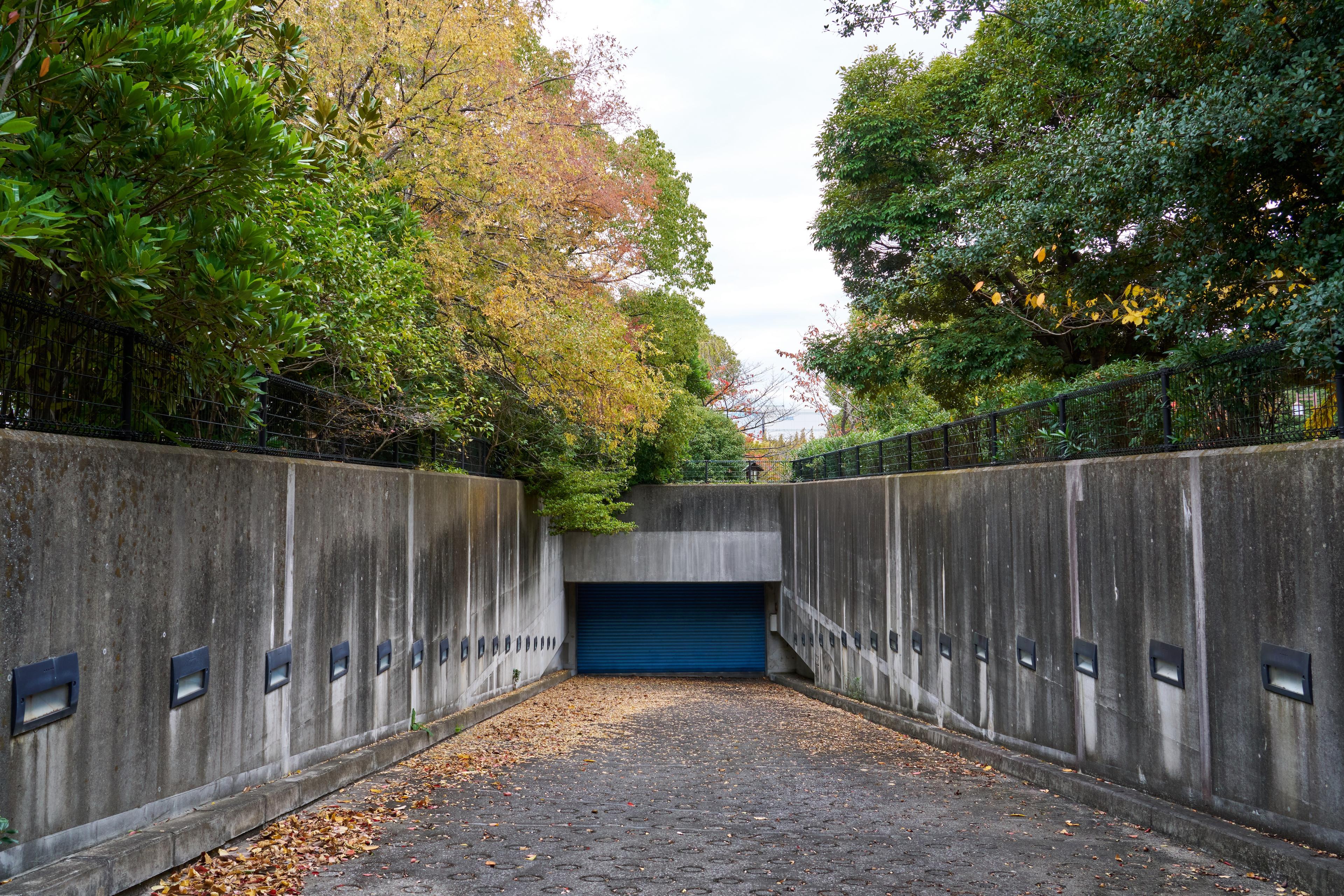 UNDERGROUND PARKING LOT
(WITHIN AOMI MINAMI PORT PARK)